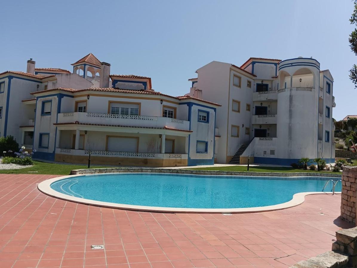 Apartamento Em D'El Rey-Obidos Beach & Surf Amoreira  Exterior photo
