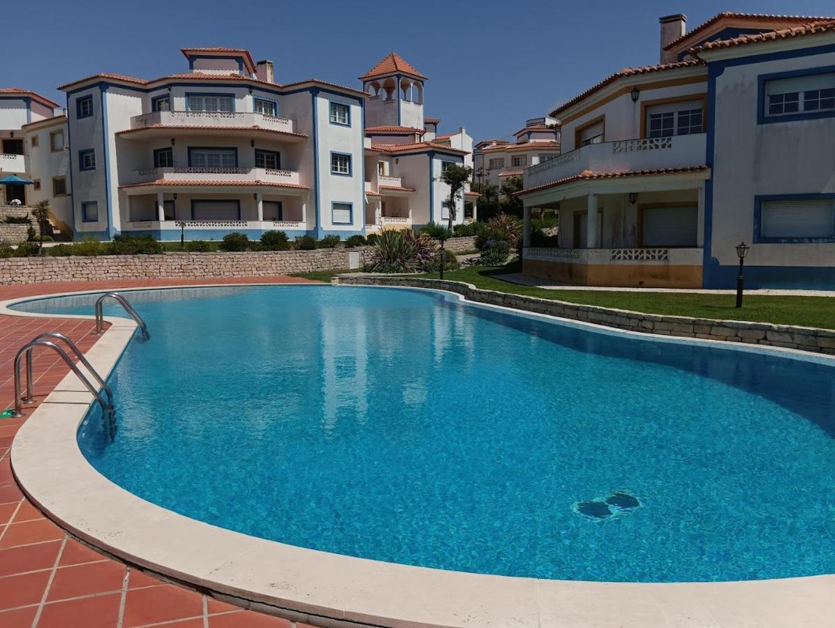 Apartamento Em D'El Rey-Obidos Beach & Surf Amoreira  Exterior photo