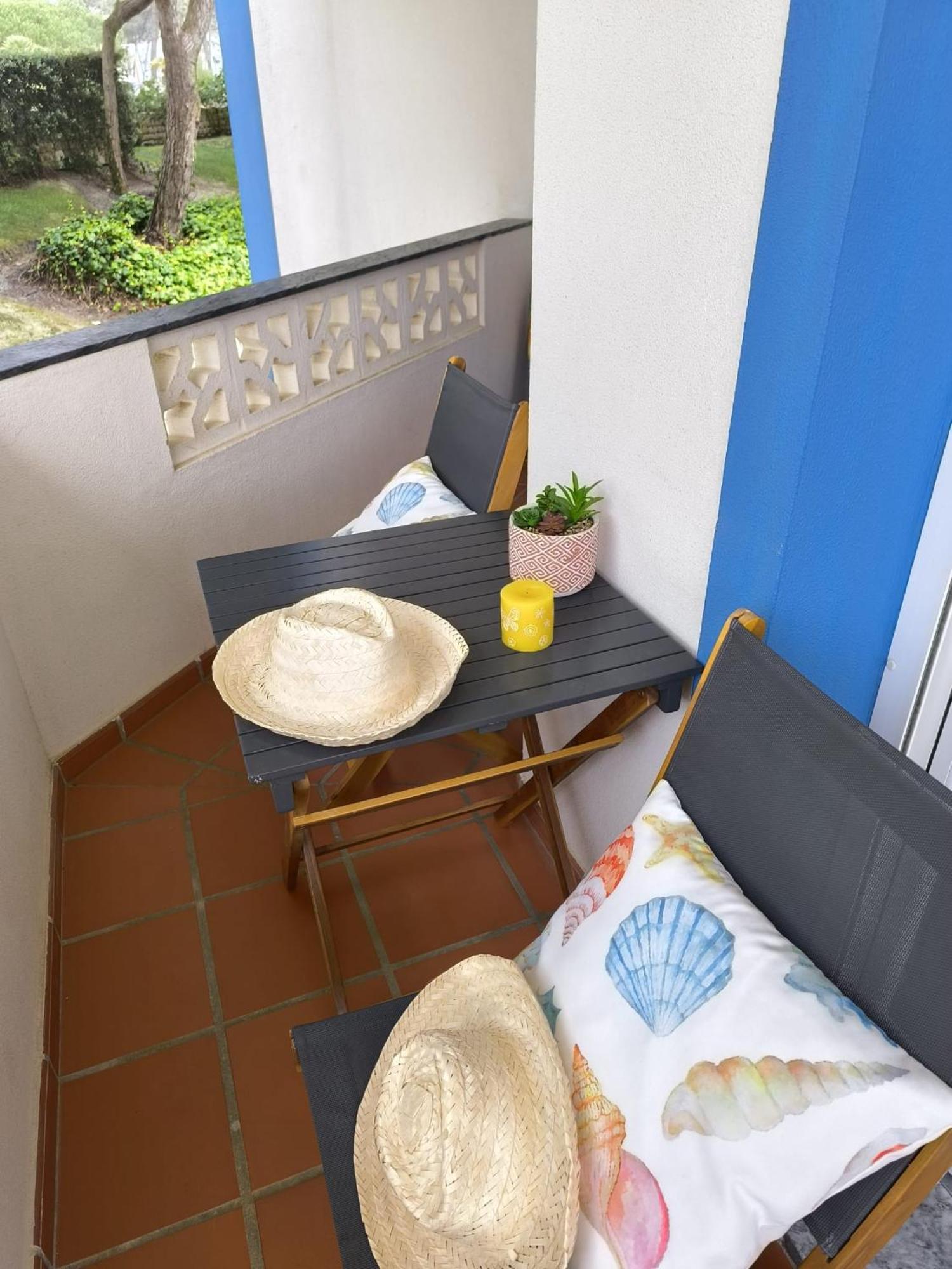 Apartamento Em D'El Rey-Obidos Beach & Surf Amoreira  Exterior photo